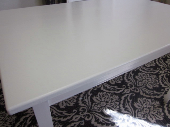 Small white table desk